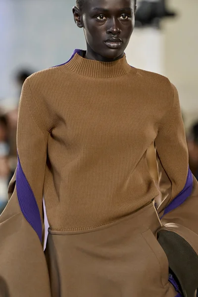 Look 34